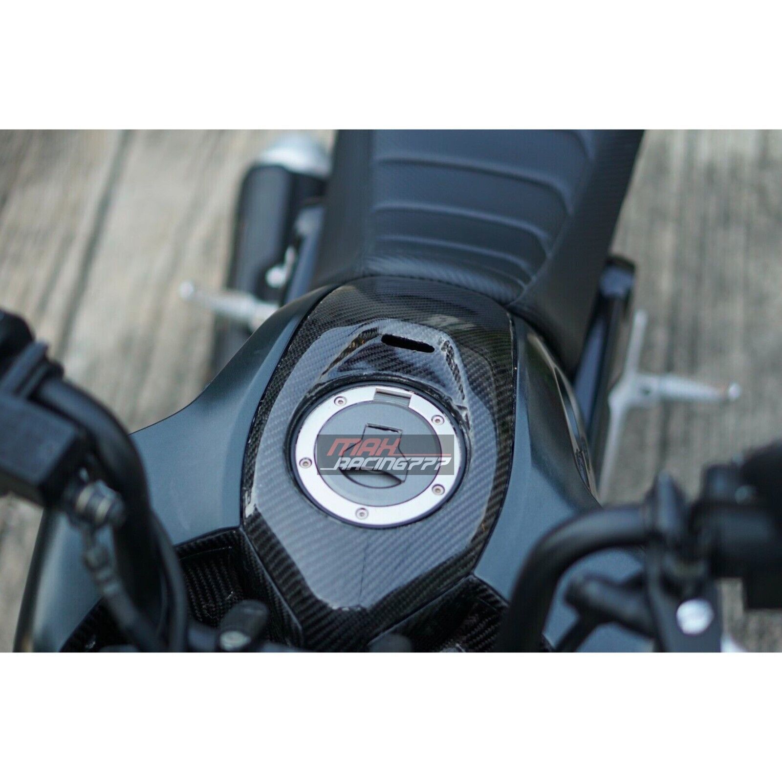 ฝาครอบถังน้ำมันเชื้อเพลิง คาร์บอน HONDA NEW GROM 2021-2024