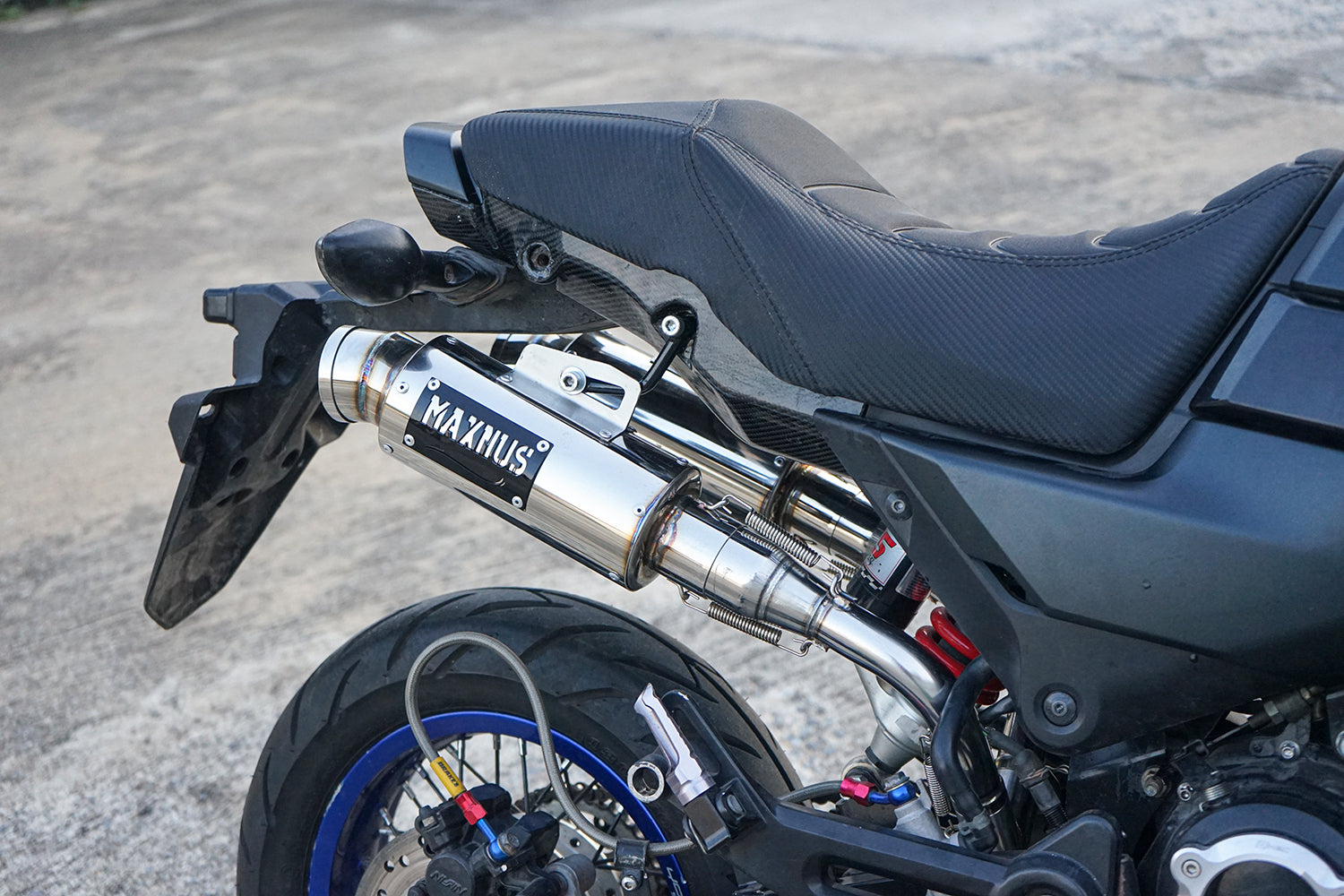 ท่อคู่ออกบน + โลโก้ สำหรับ HONDA GROM 125 2021-2025