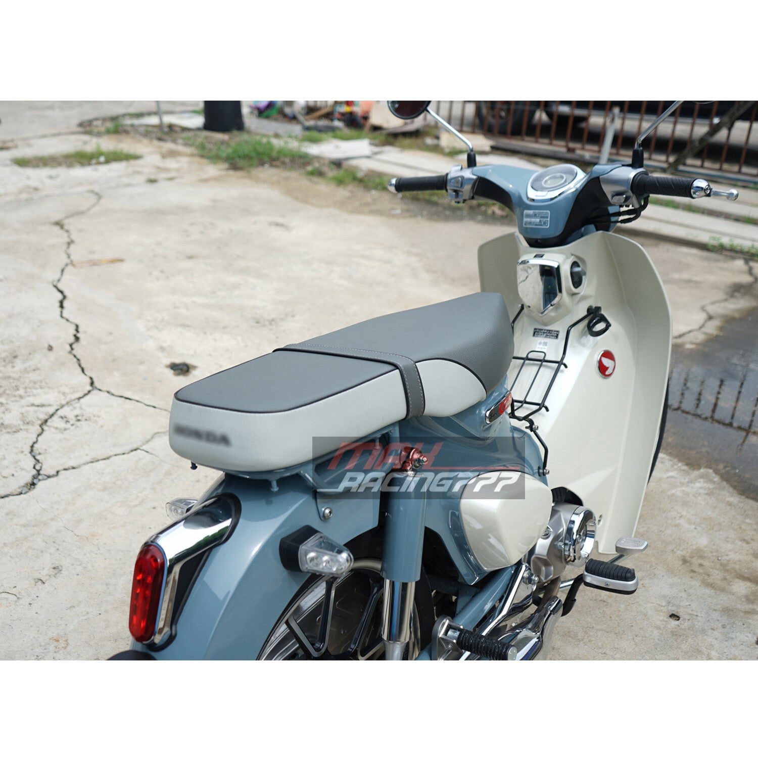 เบาะแต่งสีเทาแบบยาว สำหรับ HONDA SUPER CUB C125 2023 - 2025