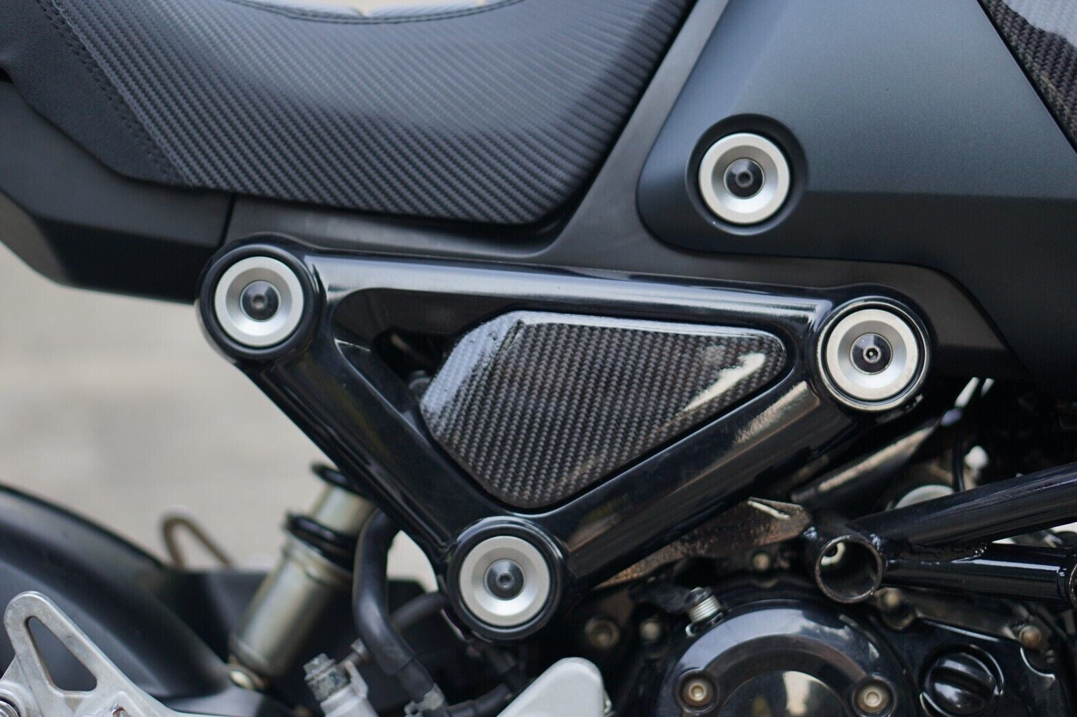 ชุดฝาครอบข้าง ซ้าย ขวา คาร์บอน HONDA NEW GROM 2021-2024